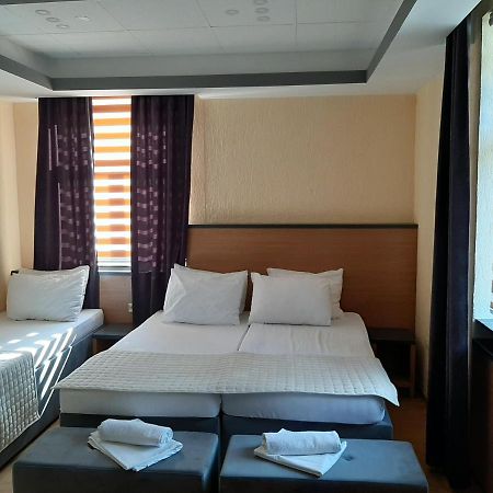 Grand River Apartmani & Sobe คอนยิค ภายนอก รูปภาพ