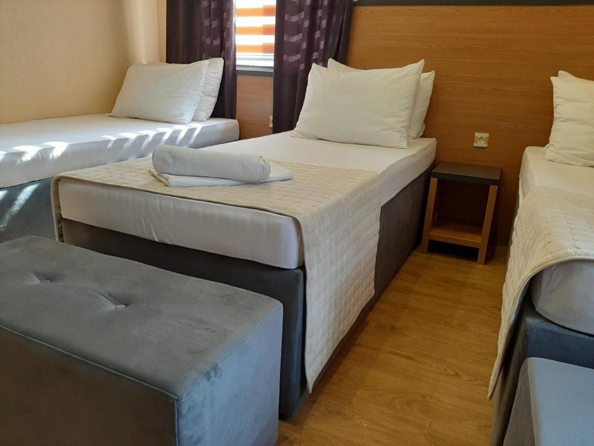 Grand River Apartmani & Sobe คอนยิค ภายนอก รูปภาพ
